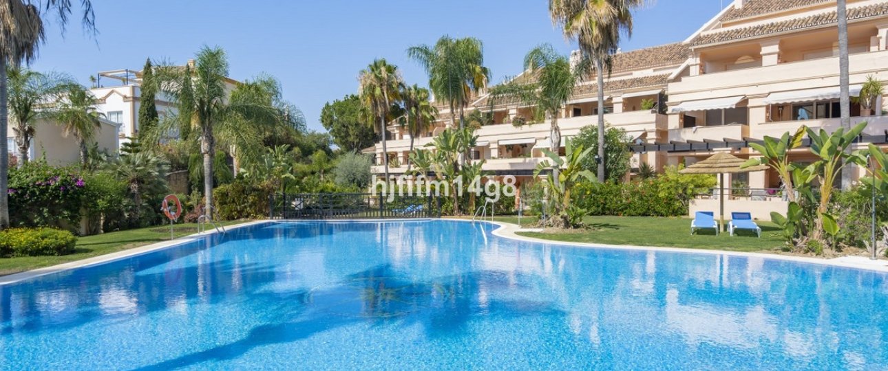 Resale - apartment - Marbella - Nueva Andalucía
