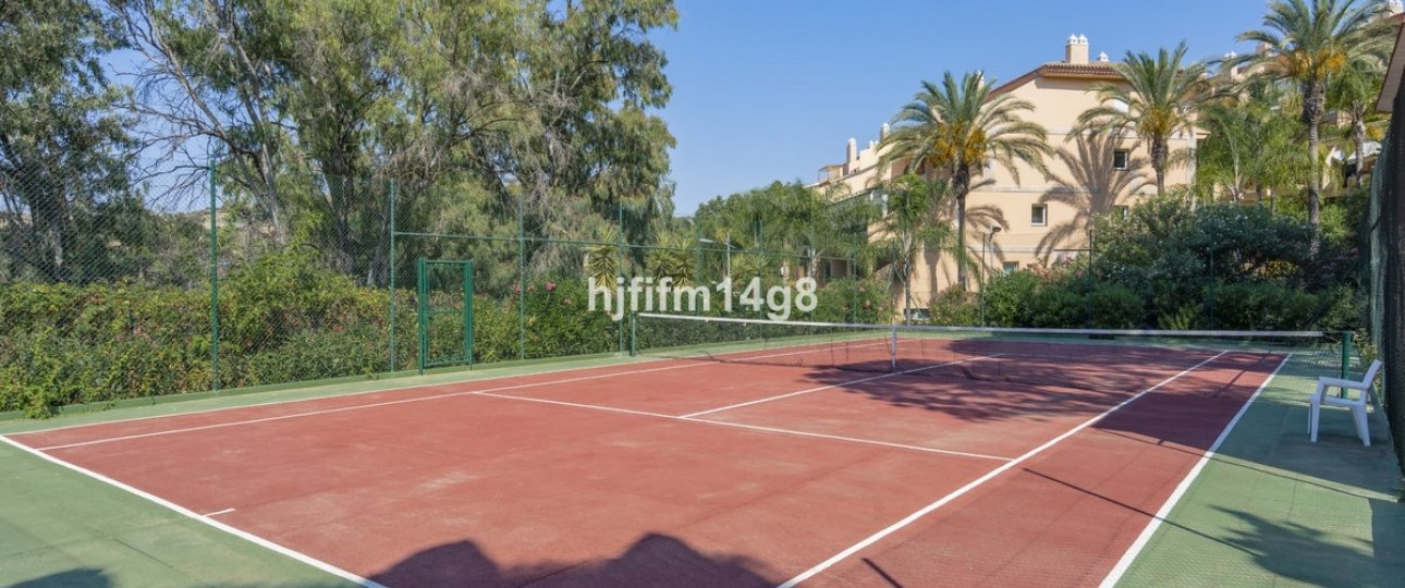 Resale - apartment - Marbella - Nueva Andalucía