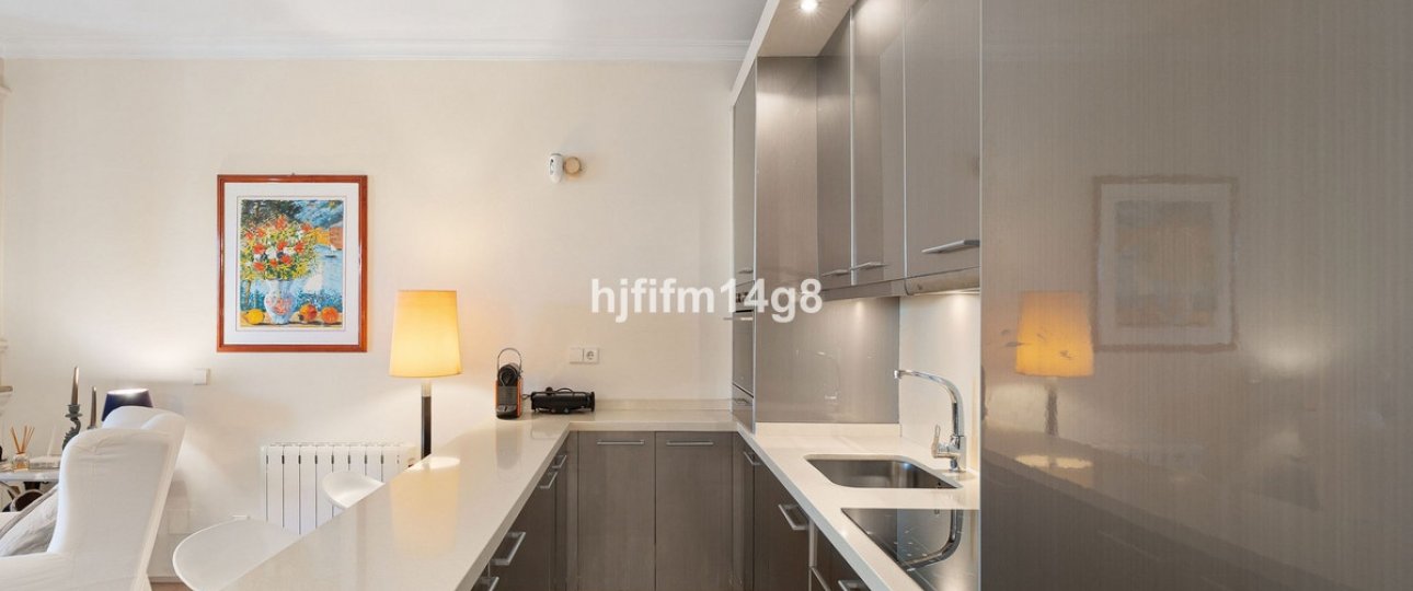 Resale - apartment - Marbella - Nueva Andalucía