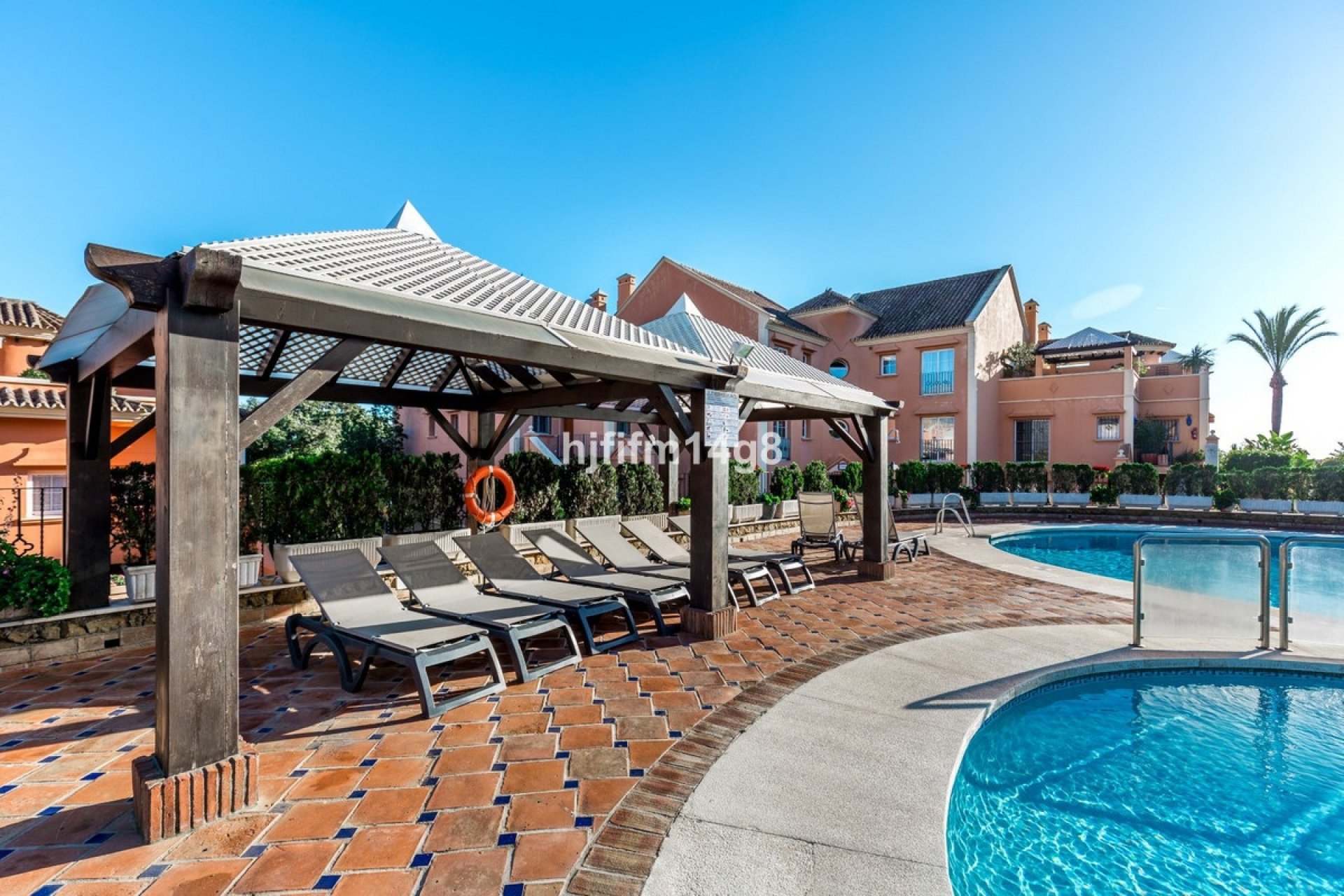 Resale - apartment - Marbella - Nueva Andalucía
