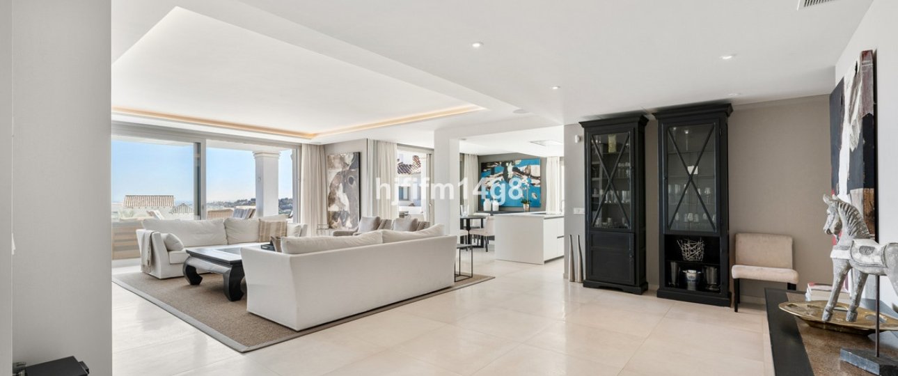 Resale - apartment - Marbella - Nueva Andalucía