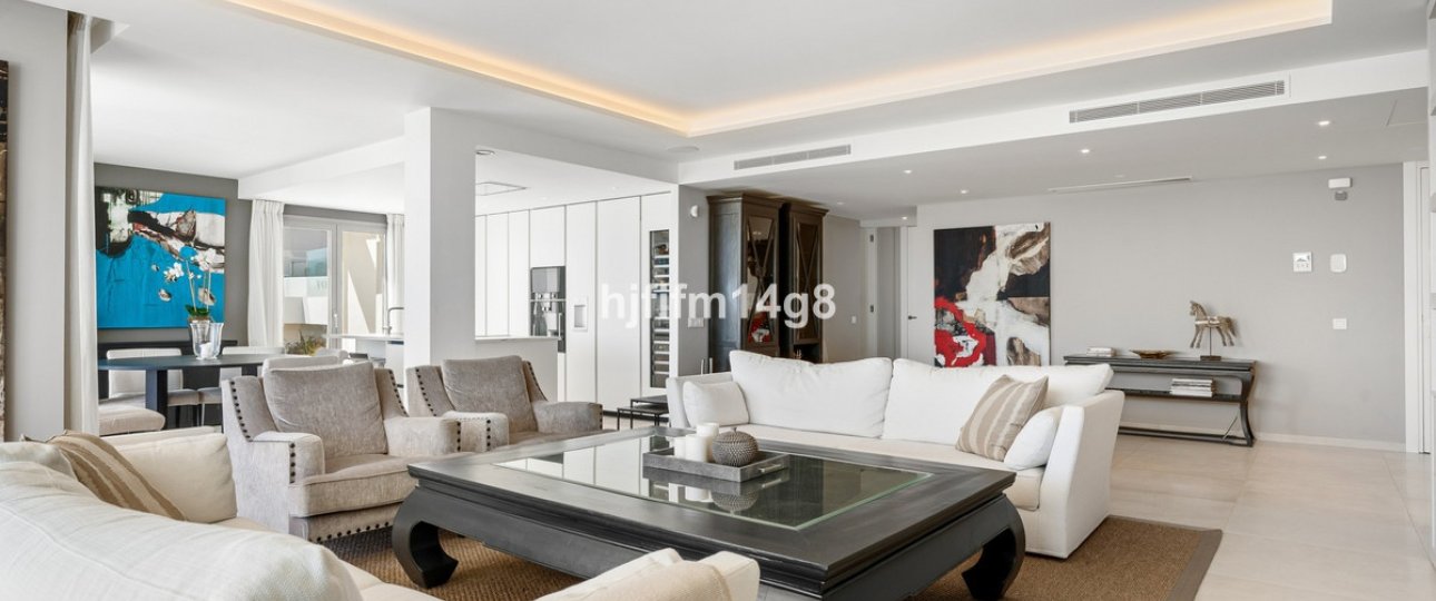 Resale - apartment - Marbella - Nueva Andalucía