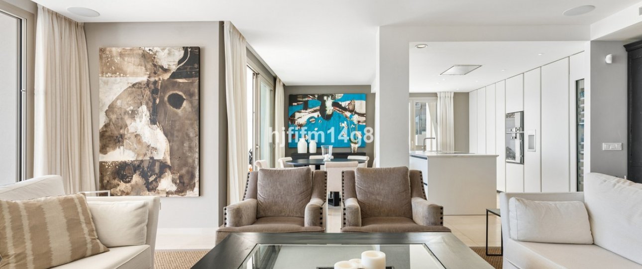 Resale - apartment - Marbella - Nueva Andalucía