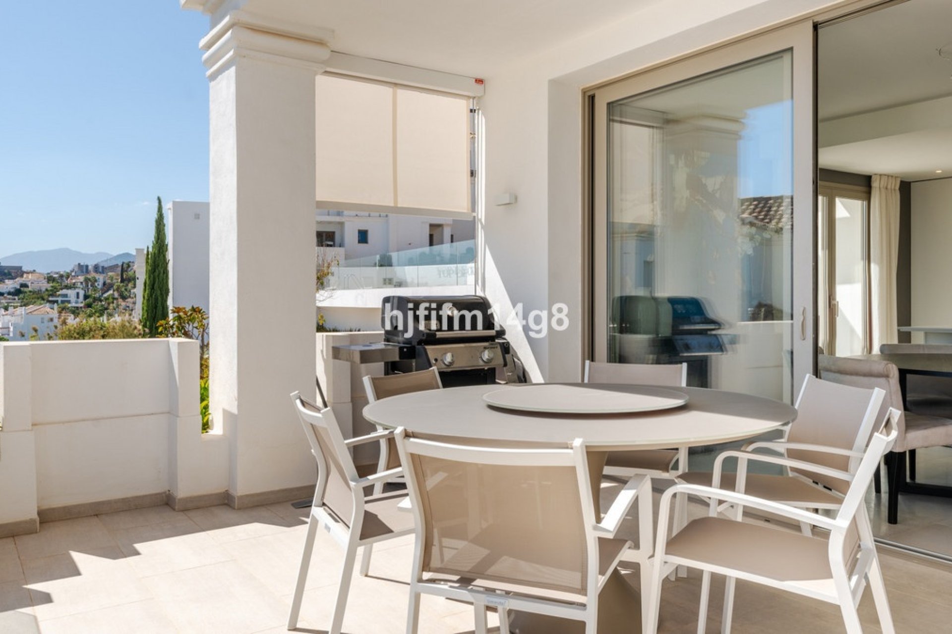 Resale - apartment - Marbella - Nueva Andalucía