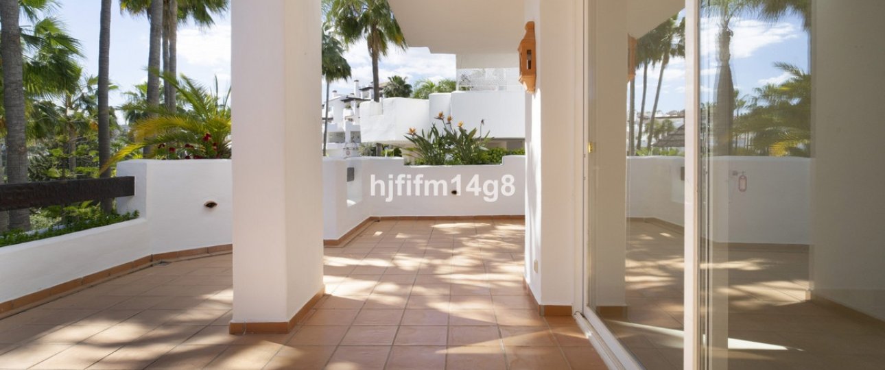Resale - apartment - Marbella - Nueva Andalucía