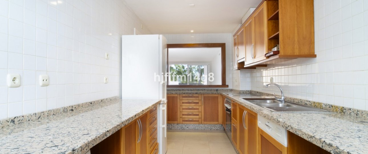 Resale - apartment - Marbella - Nueva Andalucía