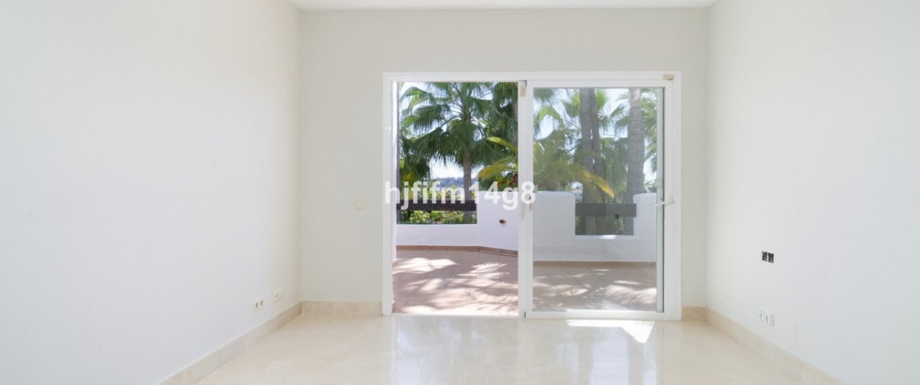 Resale - apartment - Marbella - Nueva Andalucía