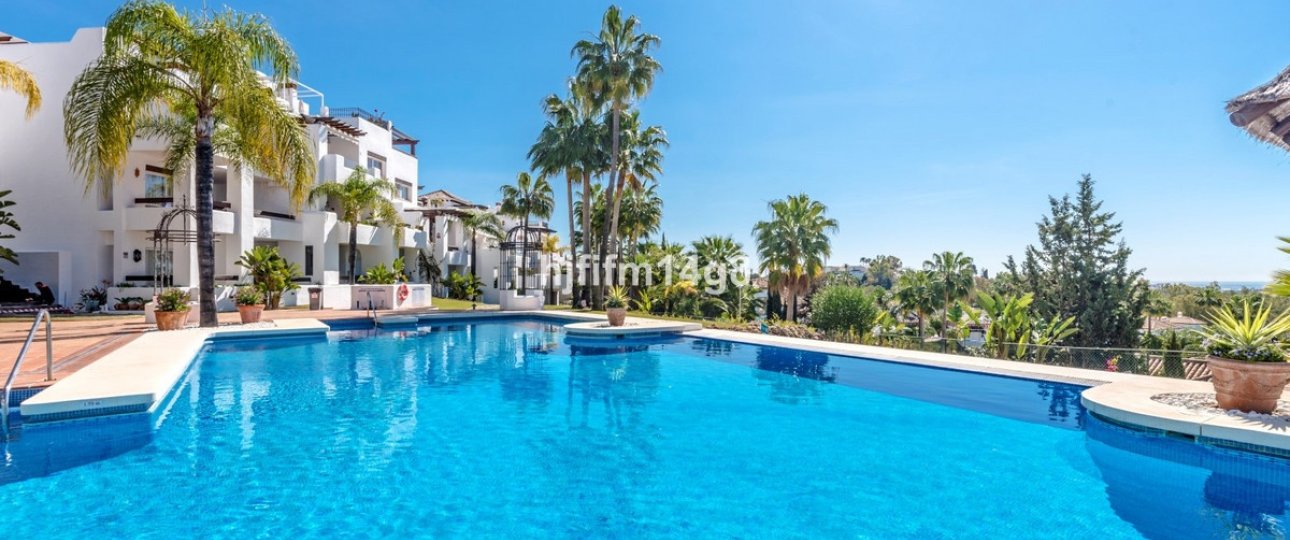 Resale - apartment - Marbella - Nueva Andalucía