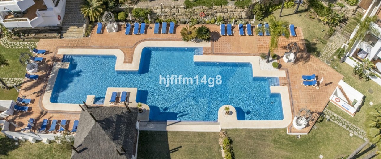 Resale - apartment - Marbella - Nueva Andalucía