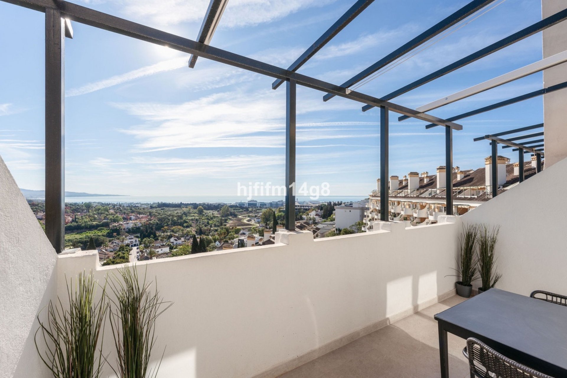 Resale - apartment - Marbella - Nueva Andalucía