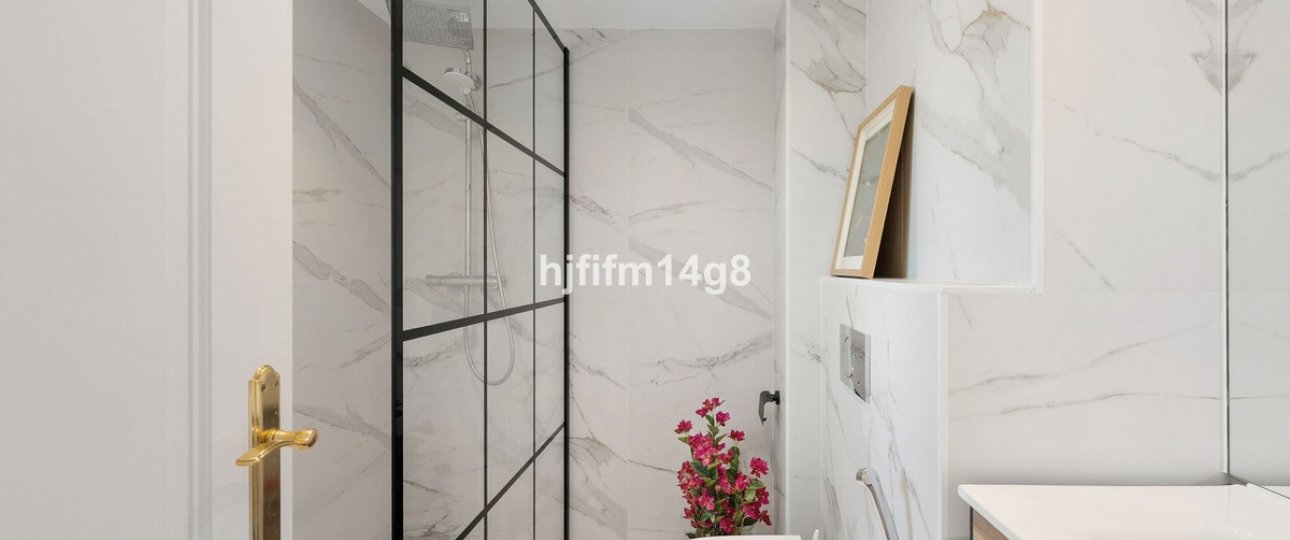 Resale - apartment - Marbella - Nueva Andalucía