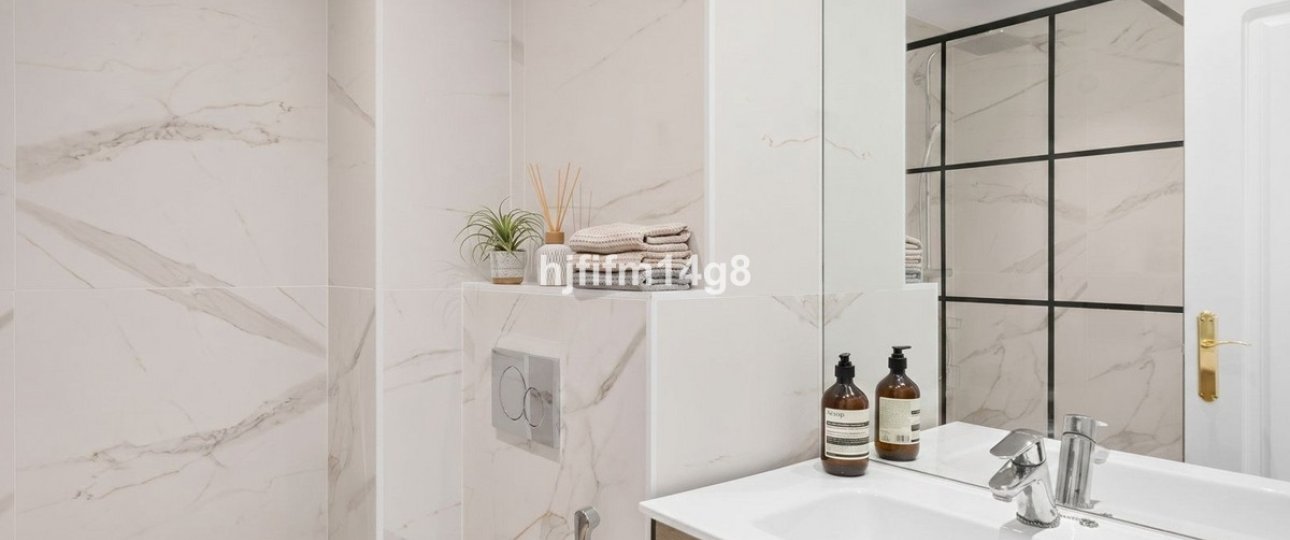 Resale - apartment - Marbella - Nueva Andalucía