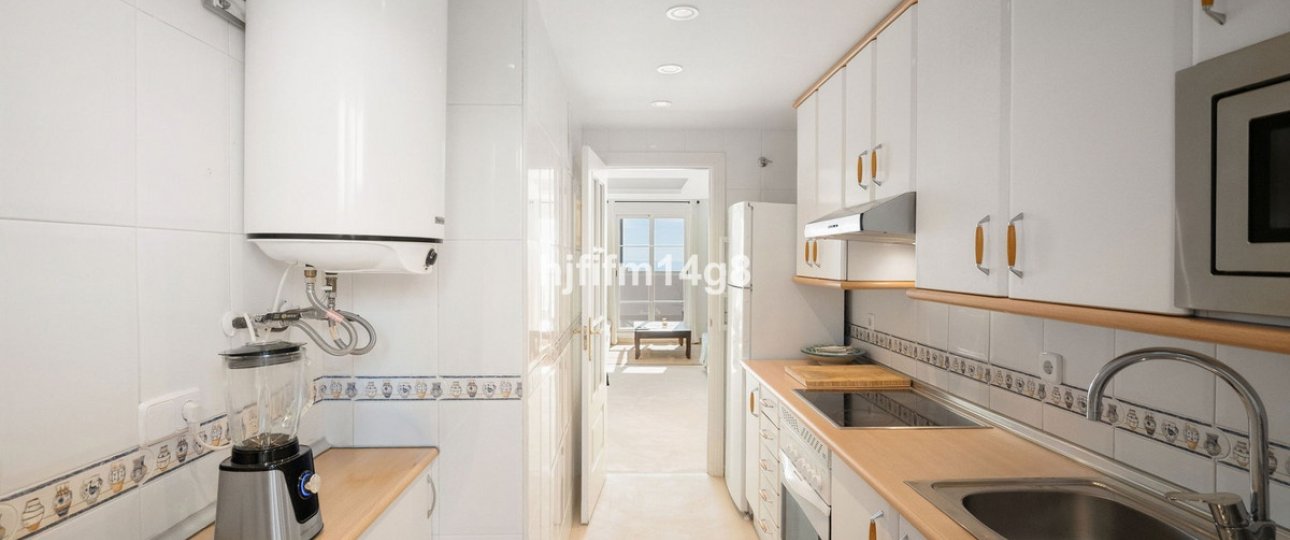 Resale - apartment - Marbella - Nueva Andalucía
