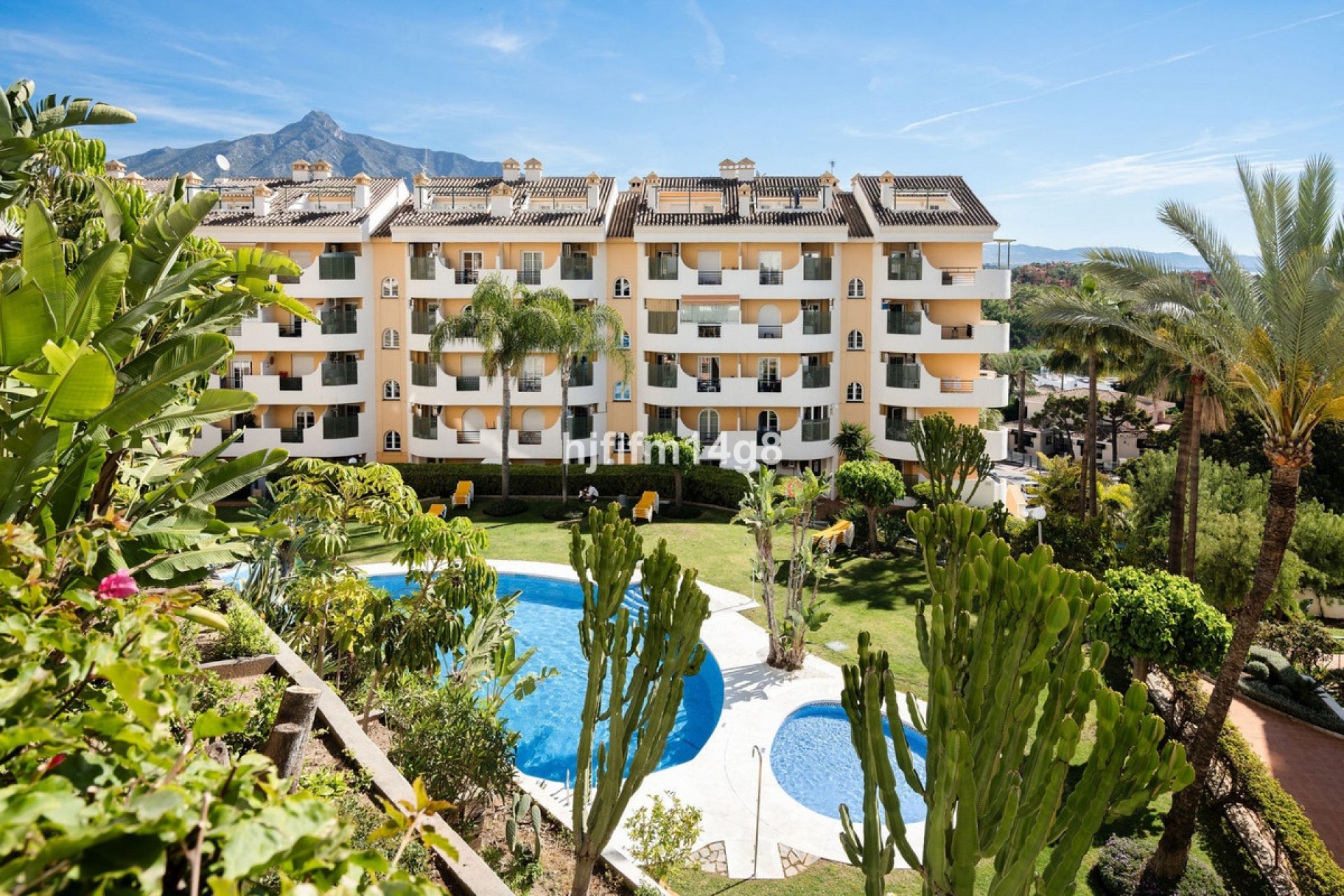 Resale - apartment - Marbella - Nueva Andalucía