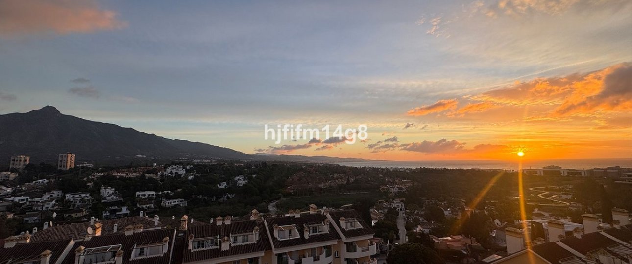 Resale - apartment - Marbella - Nueva Andalucía