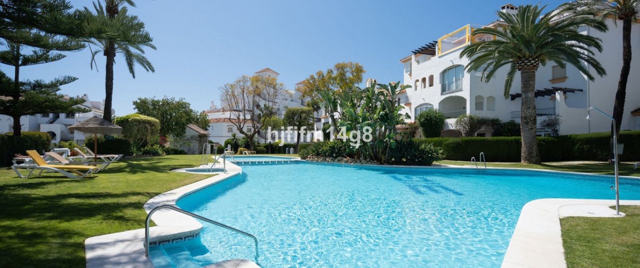 Resale - apartment - Marbella - Nueva Andalucía