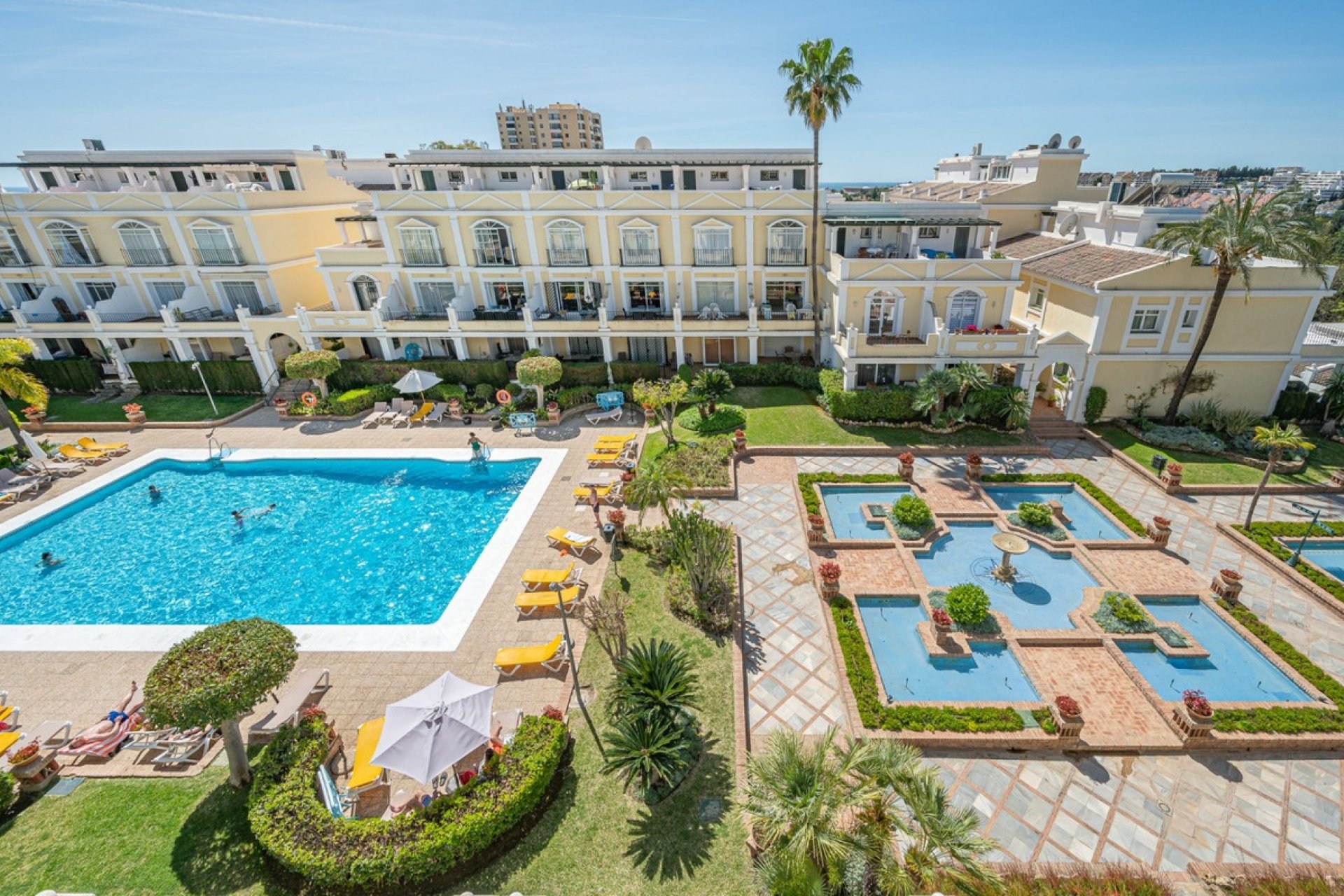 Resale - apartment - Marbella - Nueva Andalucía