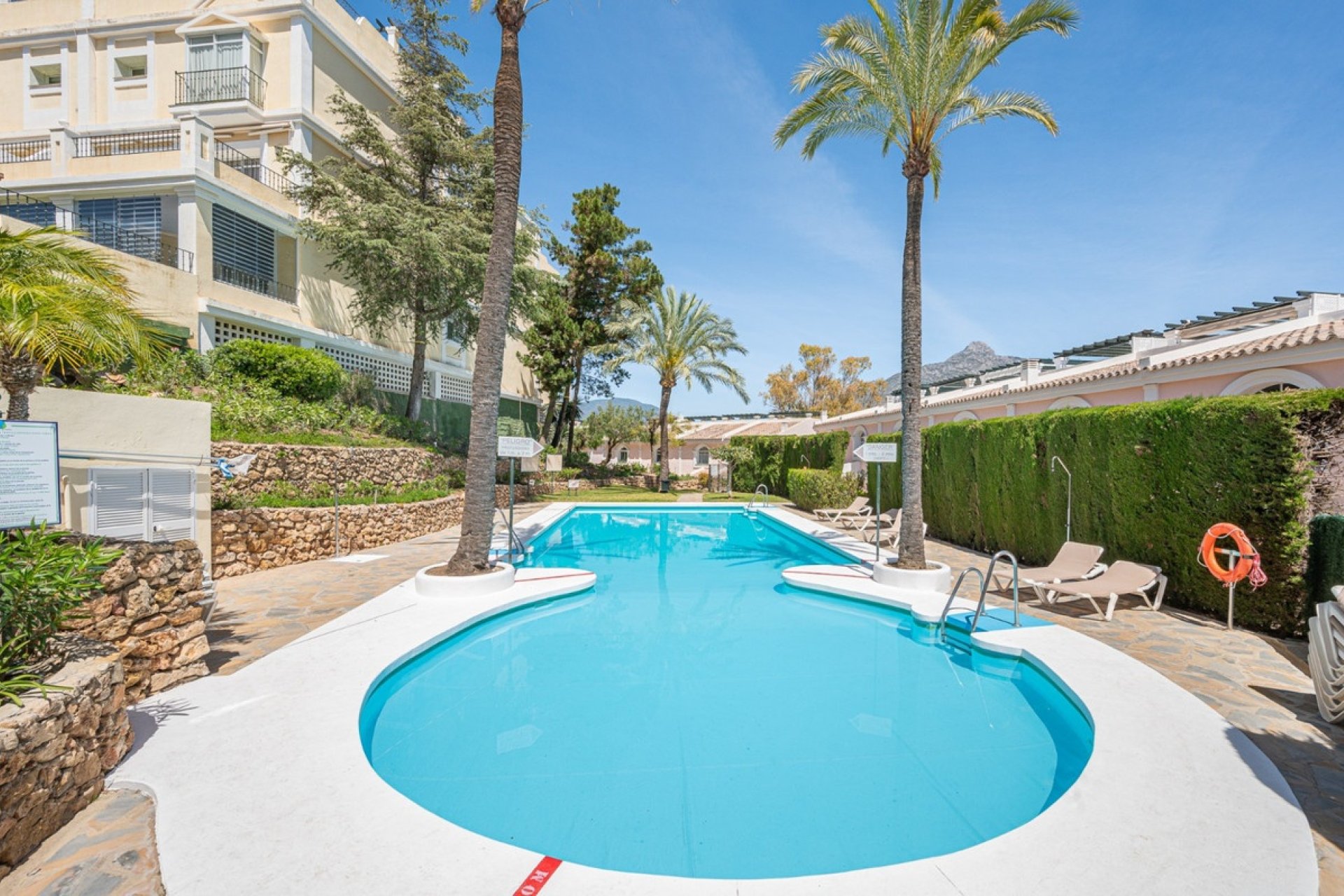 Resale - apartment - Marbella - Nueva Andalucía