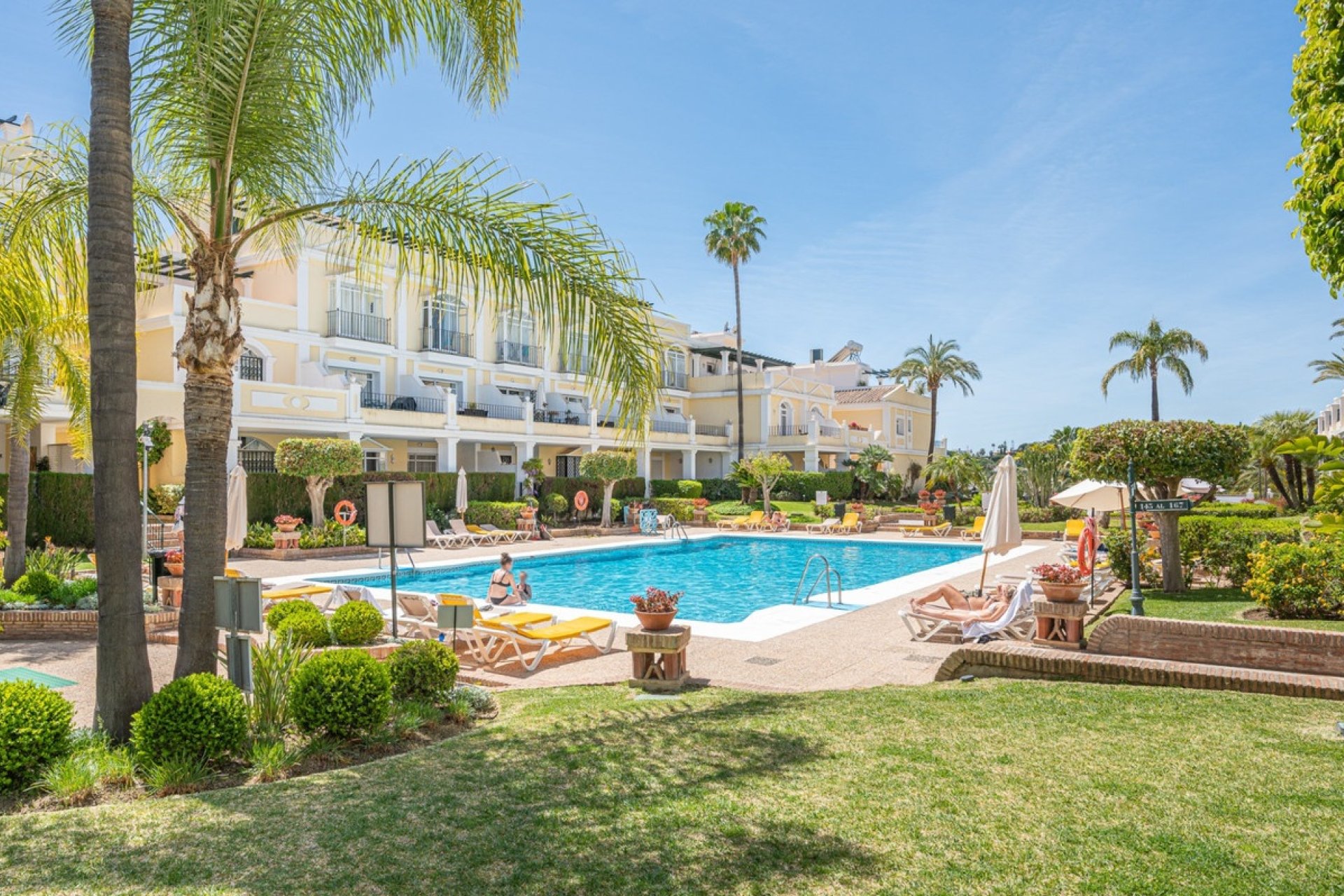 Resale - apartment - Marbella - Nueva Andalucía