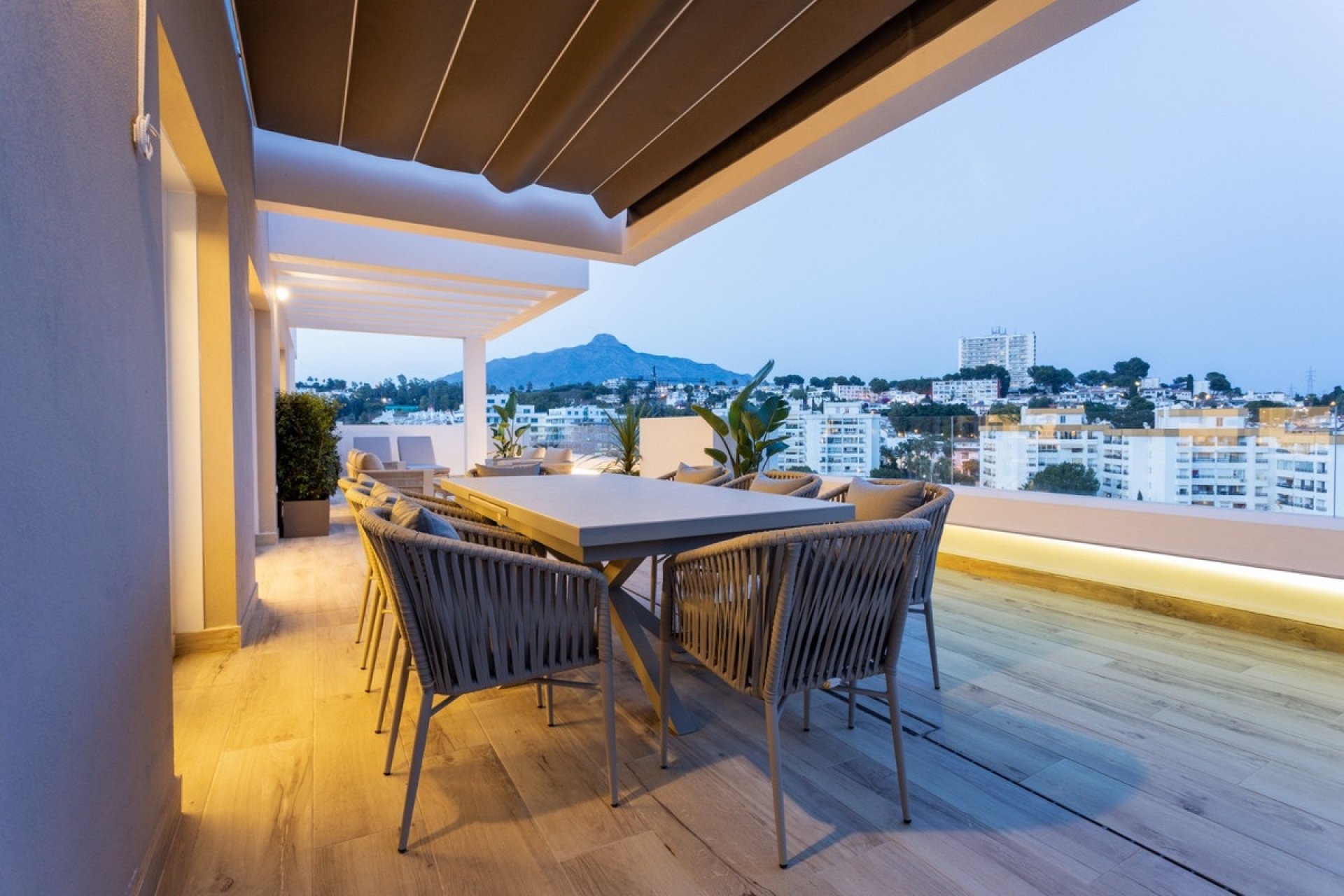 Resale - apartment - Marbella - Nueva Andalucía