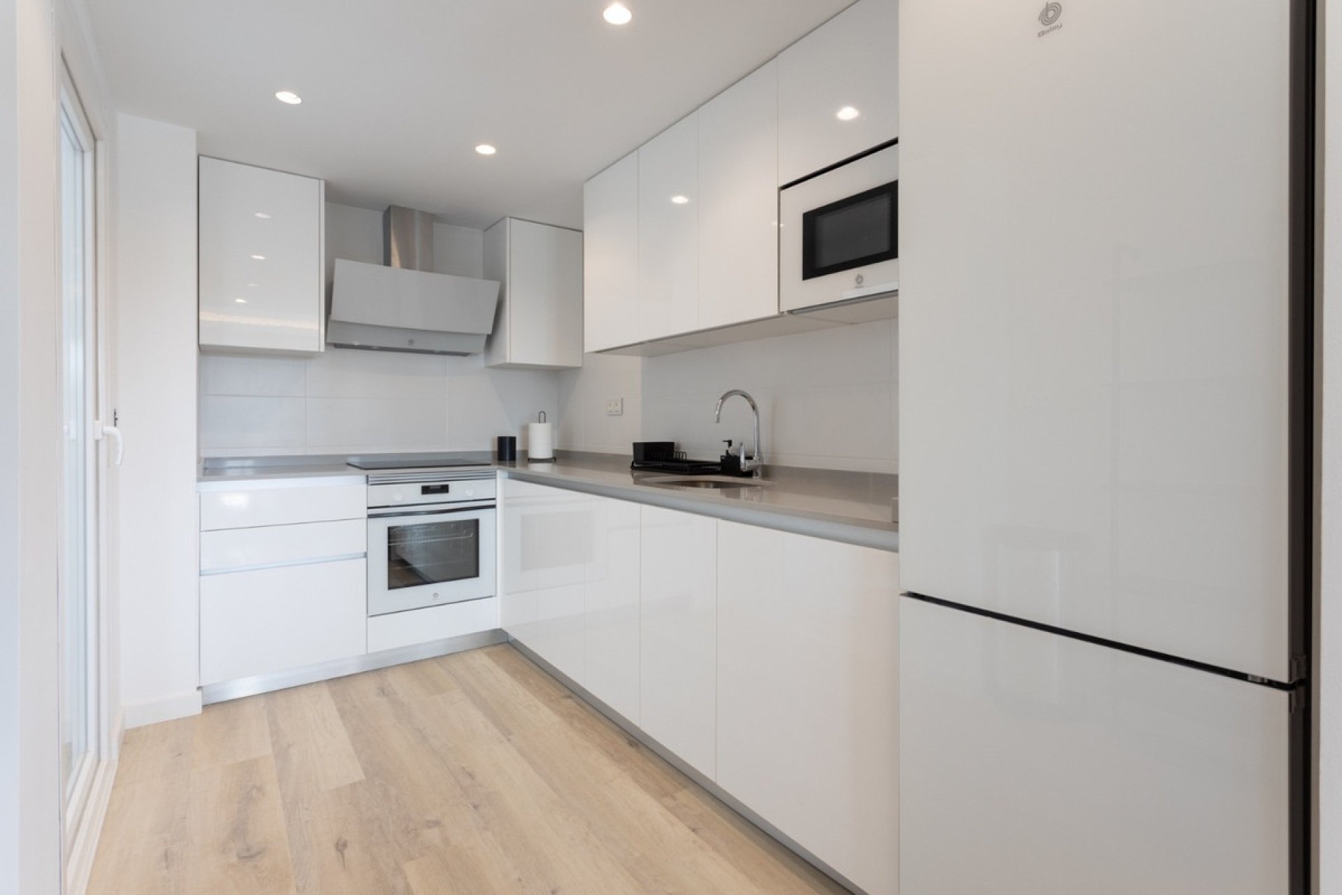 Resale - apartment - Marbella - Nueva Andalucía