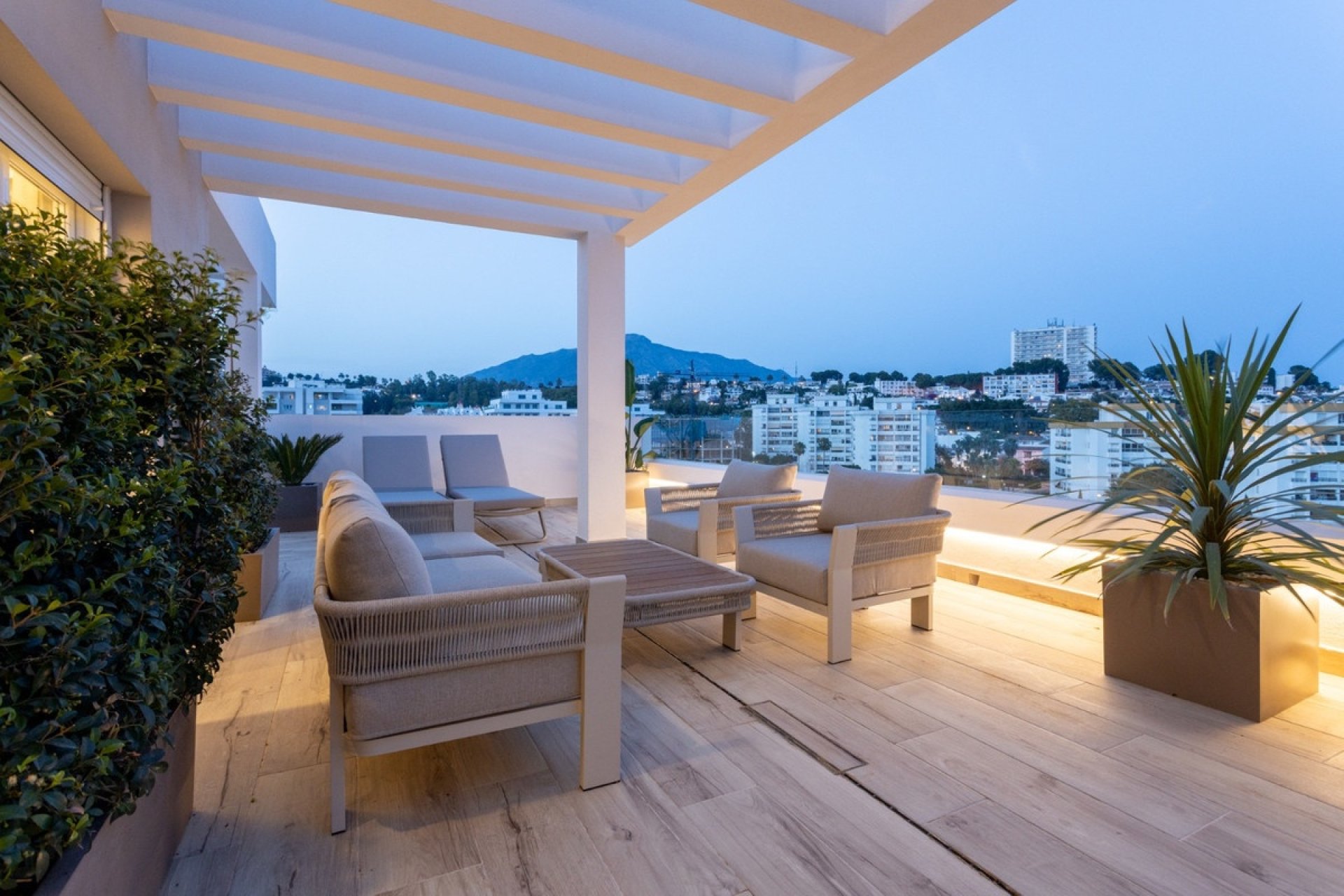 Resale - apartment - Marbella - Nueva Andalucía