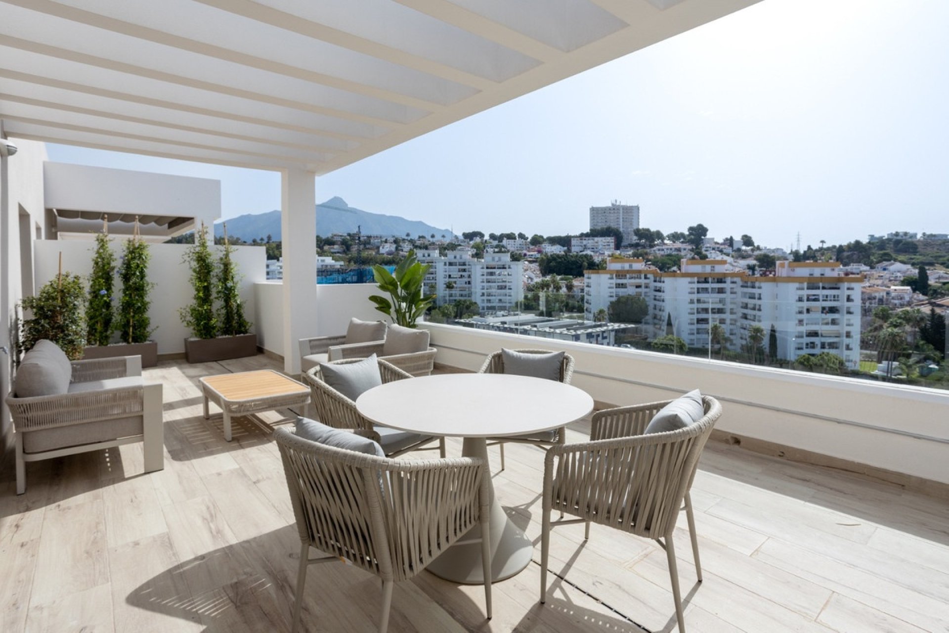 Resale - apartment - Marbella - Nueva Andalucía