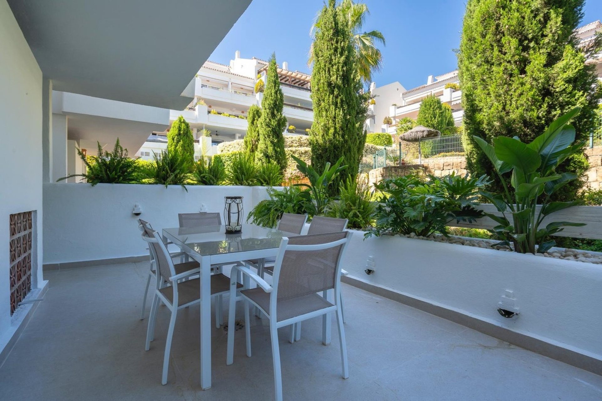 Resale - apartment - Marbella - Nueva Andalucía