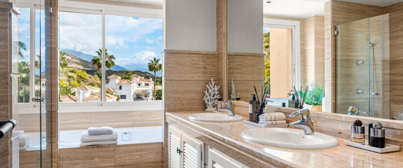 Resale - apartment - Marbella - Nueva Andalucía