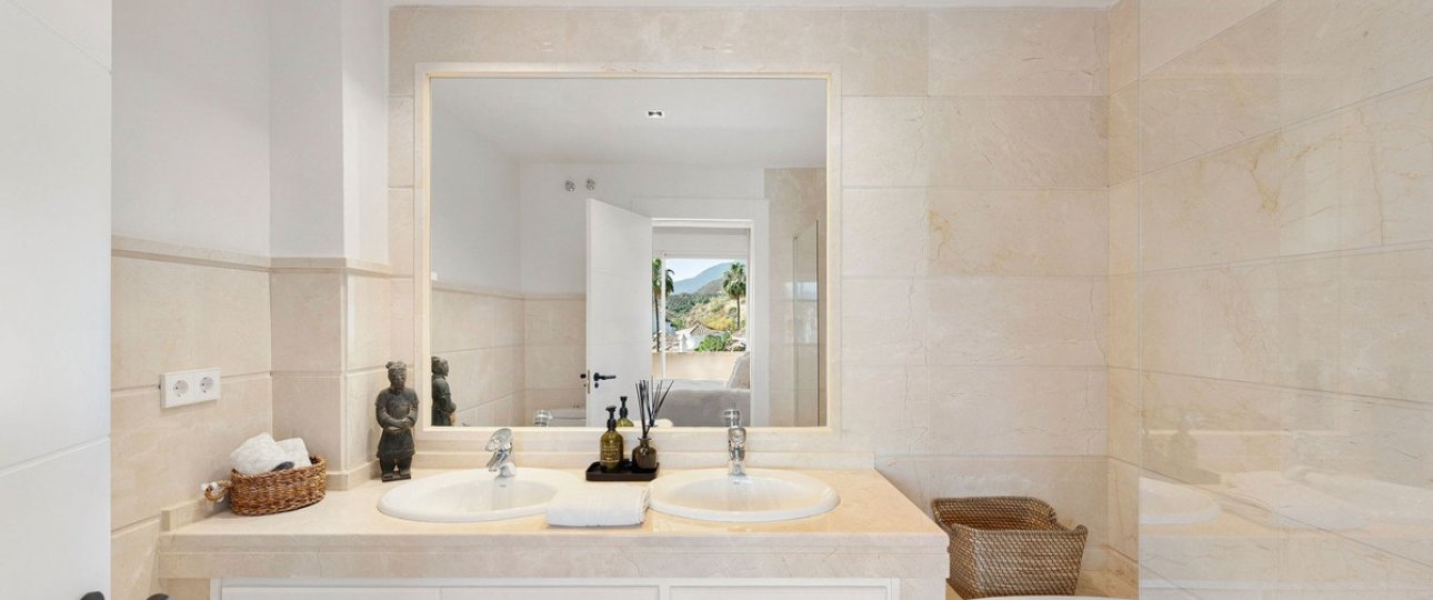 Resale - apartment - Marbella - Nueva Andalucía