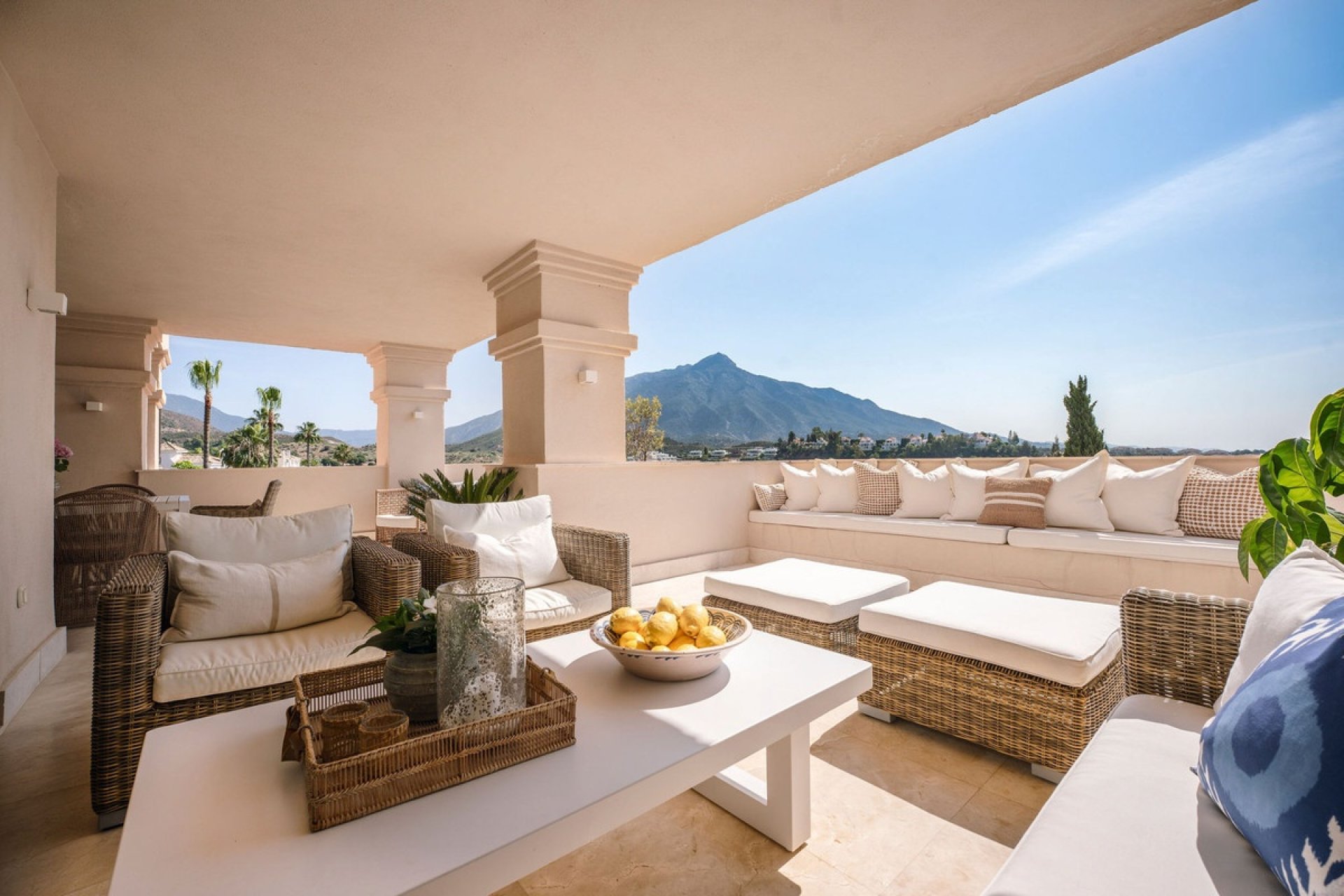 Resale - apartment - Marbella - Nueva Andalucía