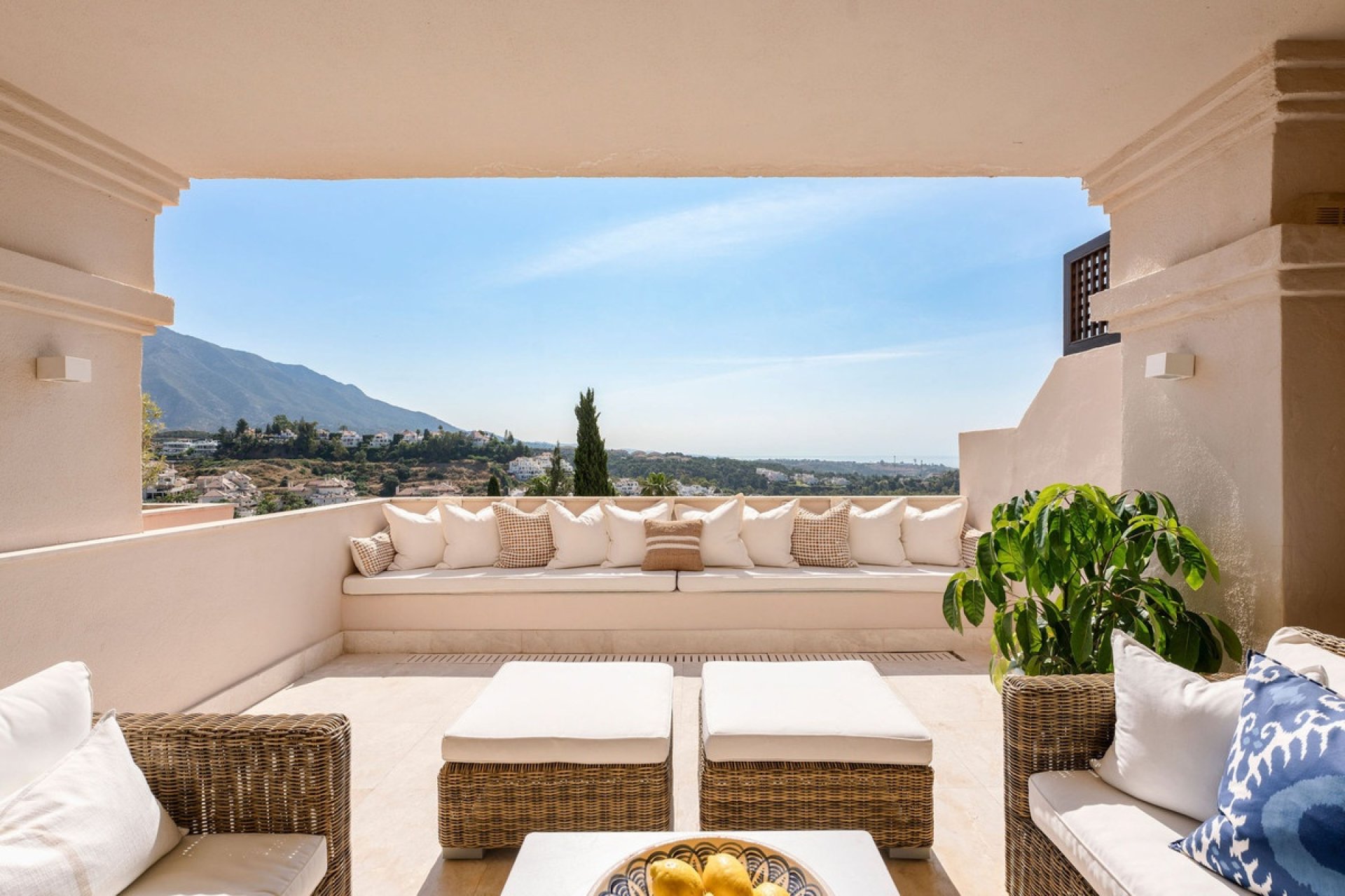 Resale - apartment - Marbella - Nueva Andalucía