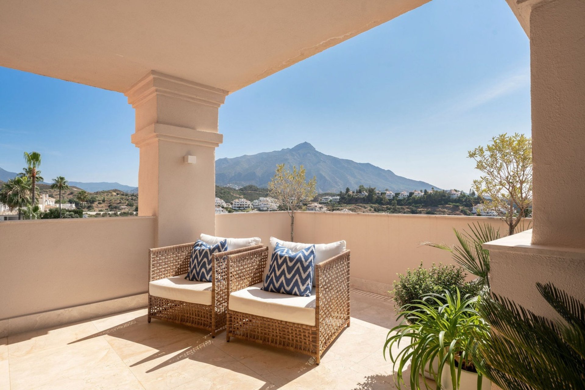 Resale - apartment - Marbella - Nueva Andalucía