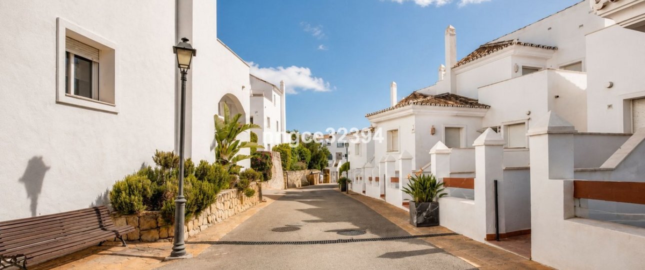 Resale - apartment - Marbella - Nueva Andalucía