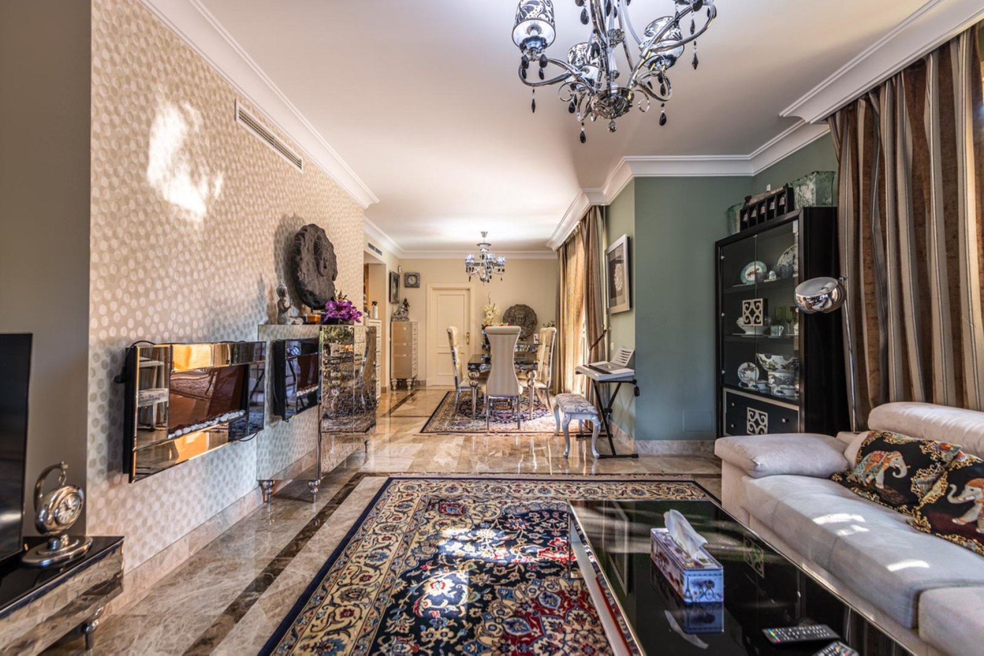 Resale - apartment - Marbella - Nueva Andalucía