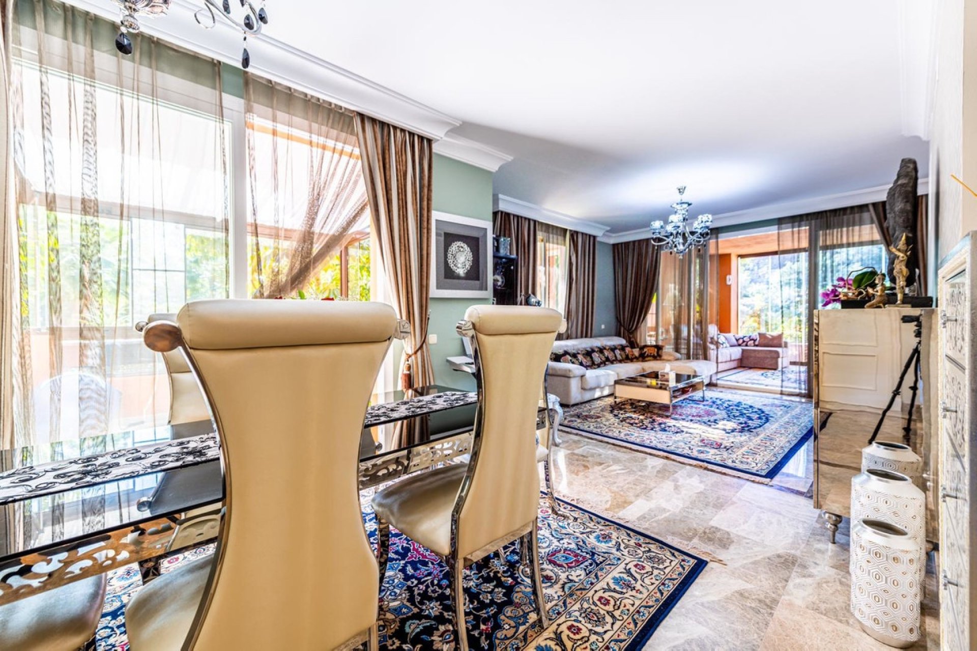 Resale - apartment - Marbella - Nueva Andalucía