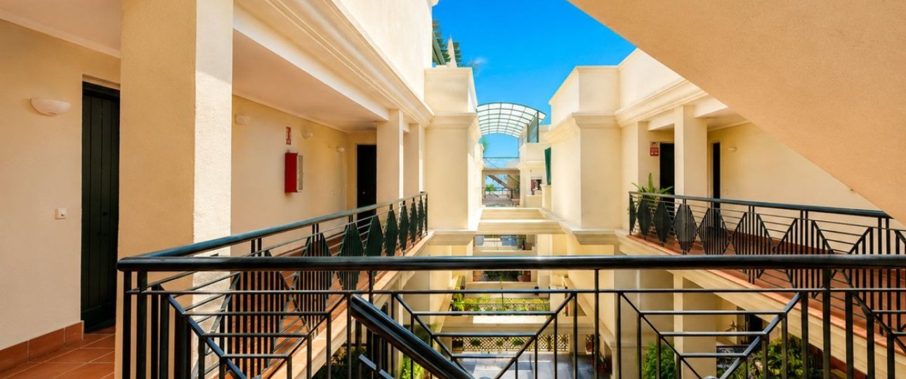 Resale - apartment - Marbella - Nueva Andalucía