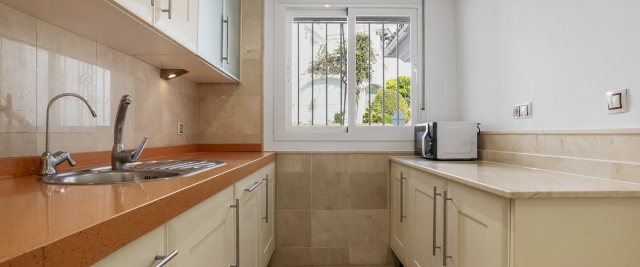 Resale - apartment - Marbella - Nueva Andalucía