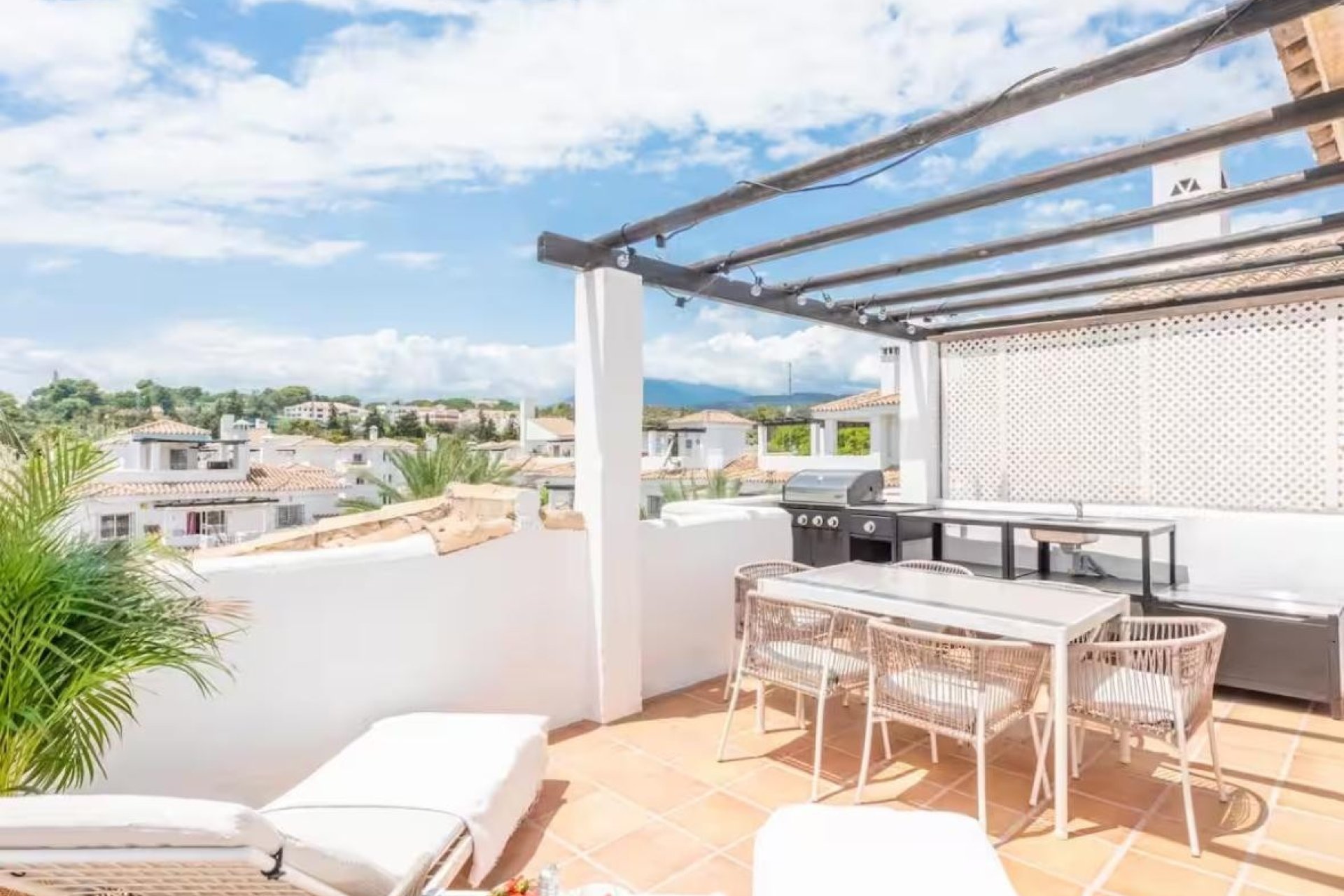 Resale - apartment - Marbella - Nueva Andalucía