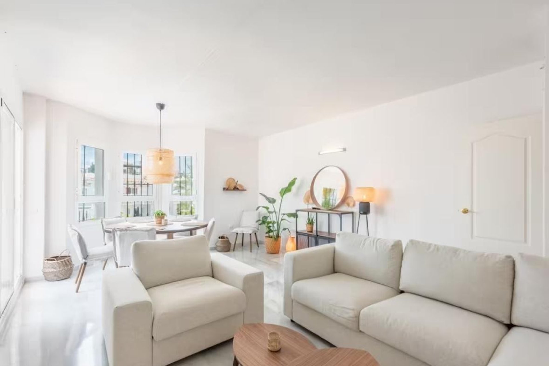 Resale - apartment - Marbella - Nueva Andalucía