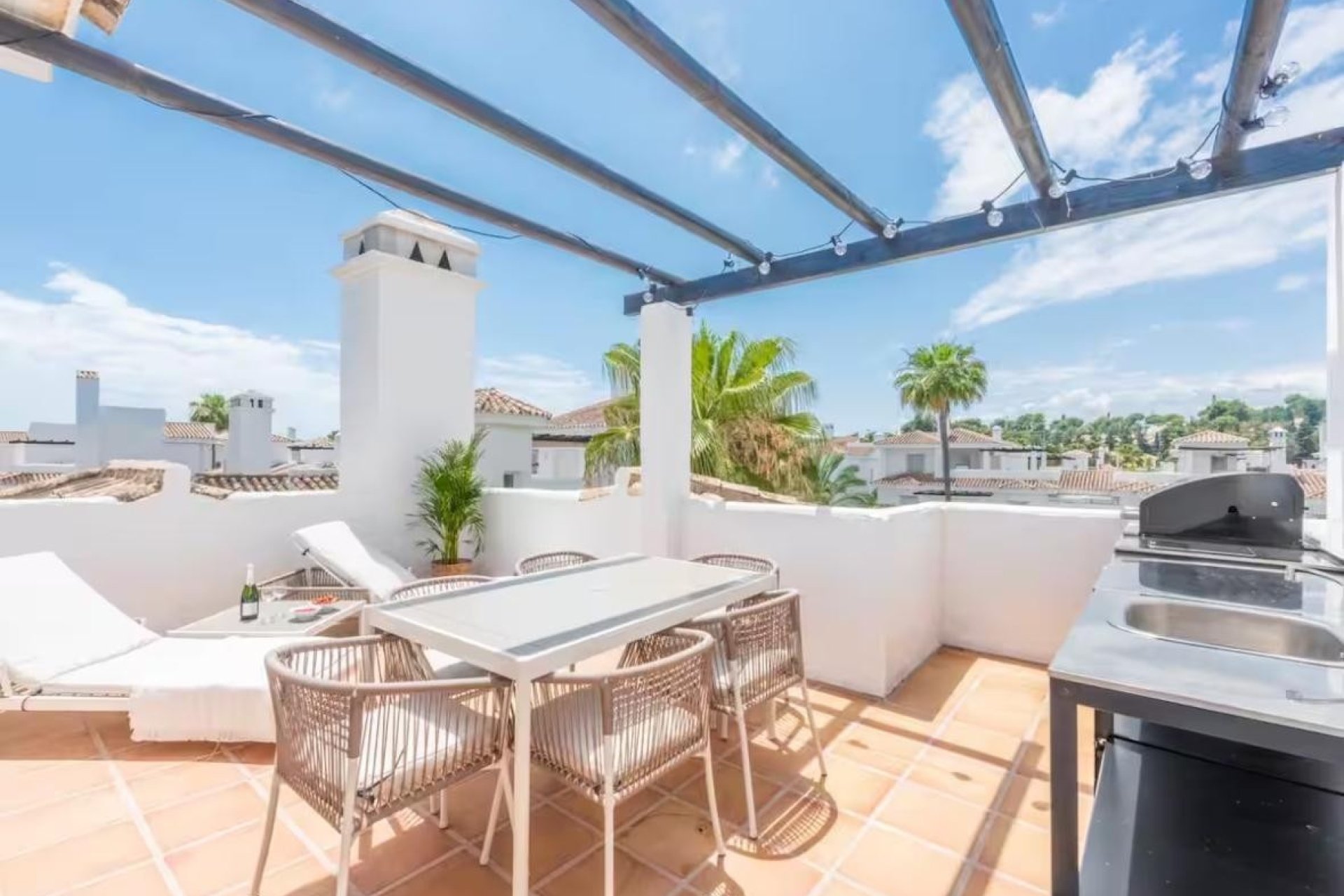 Resale - apartment - Marbella - Nueva Andalucía