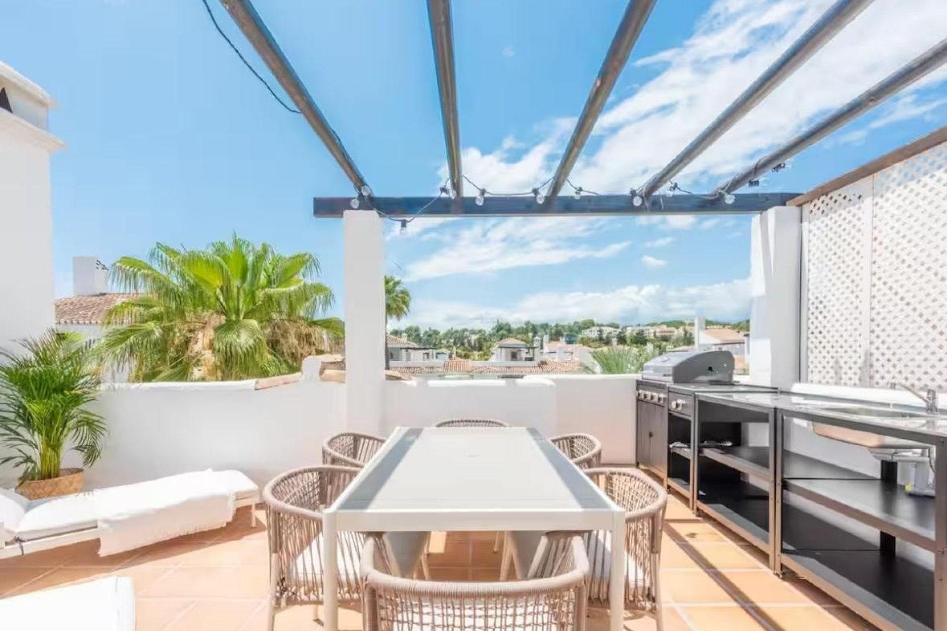 Resale - apartment - Marbella - Nueva Andalucía