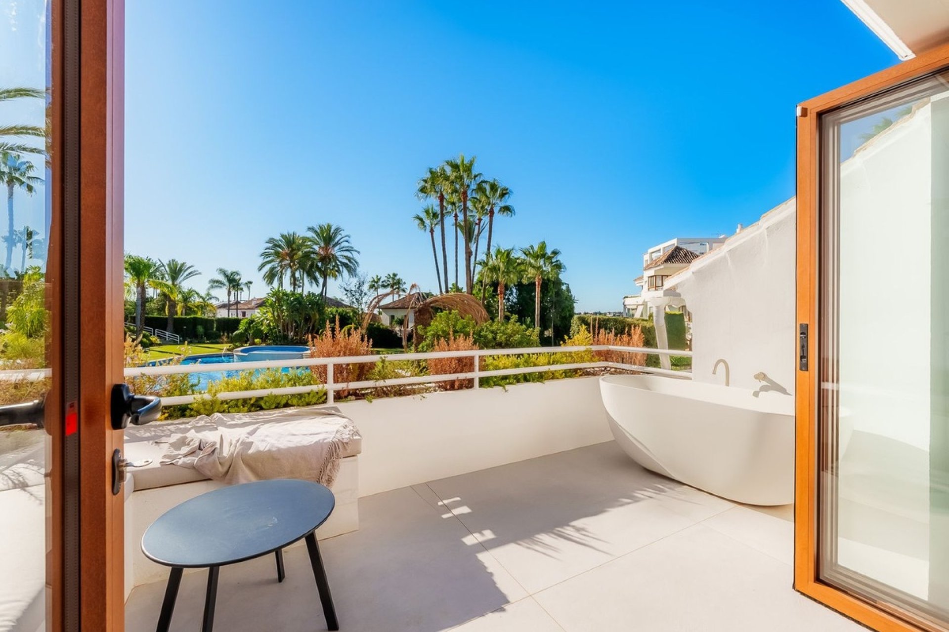 Resale - apartment - Marbella - Nueva Andalucía