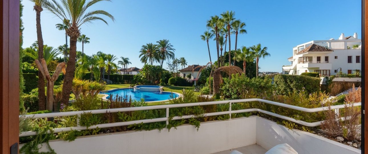 Resale - apartment - Marbella - Nueva Andalucía
