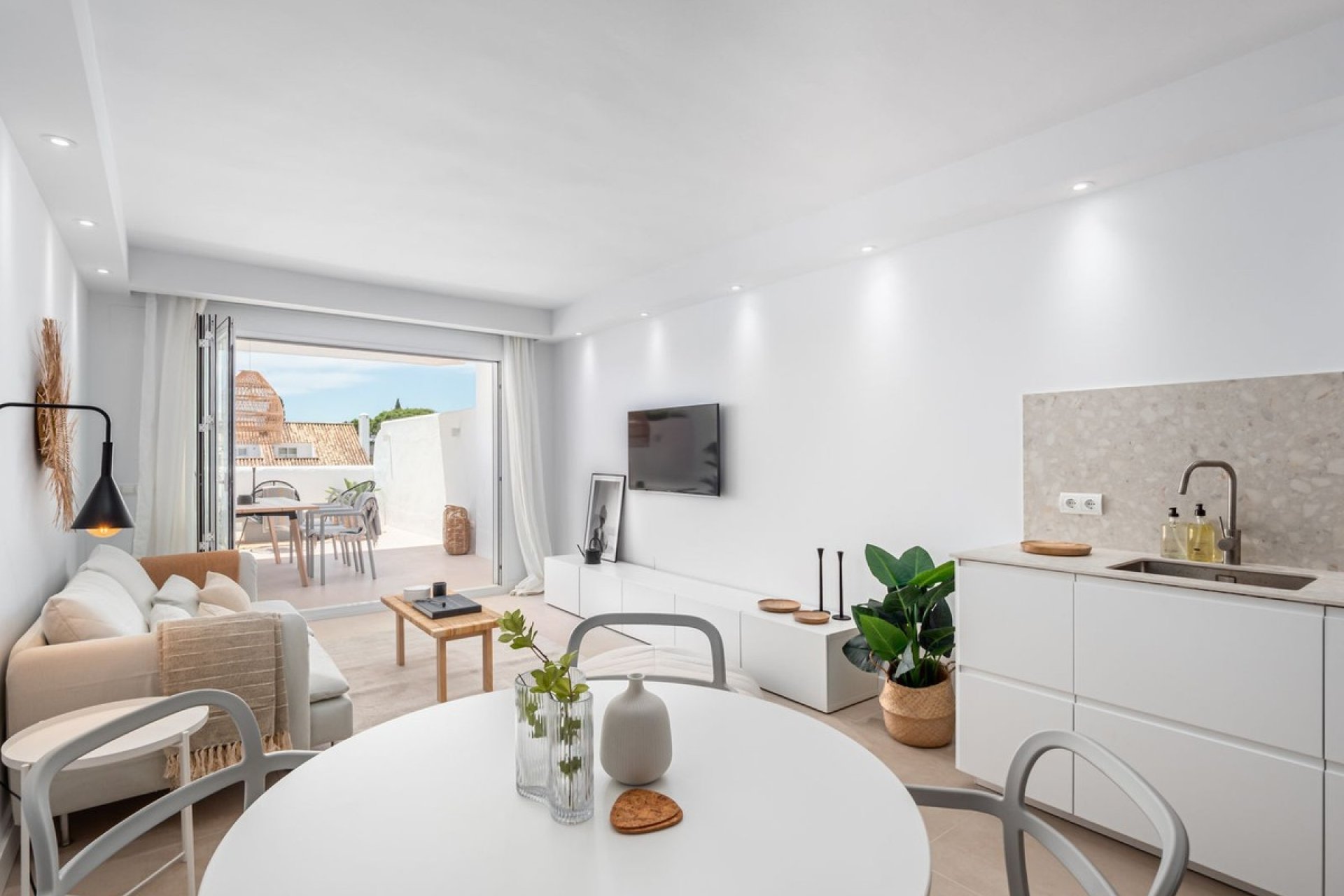 Resale - apartment - Marbella - Nueva Andalucía