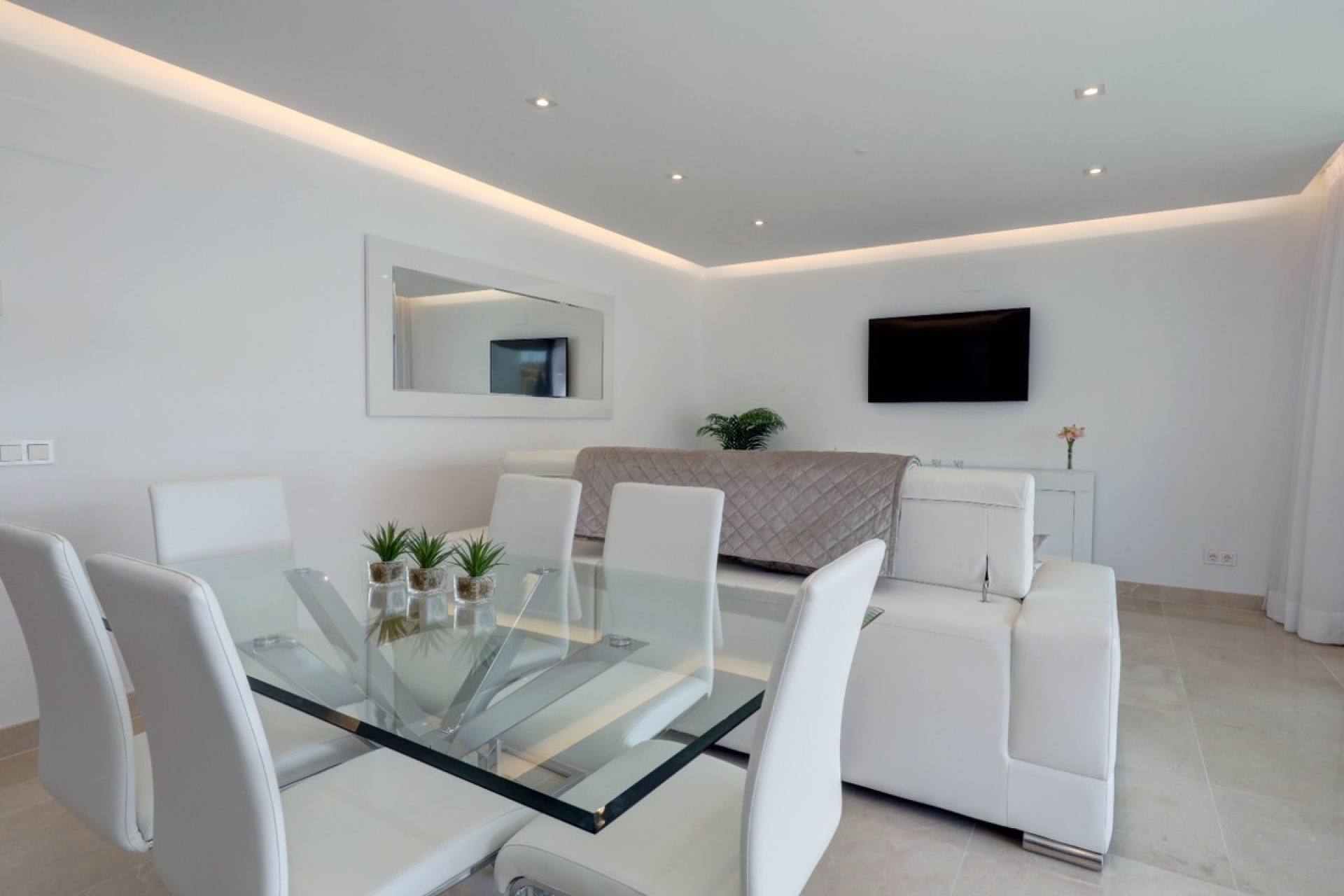 Resale - apartment - Marbella - Nueva Andalucía