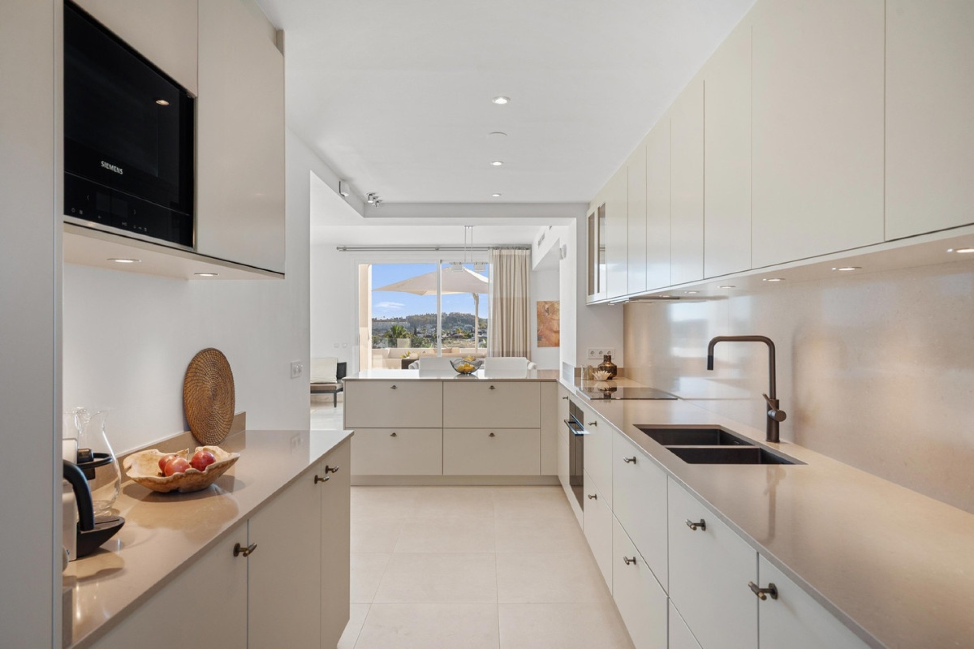 Resale - apartment - Marbella - Nueva Andalucía