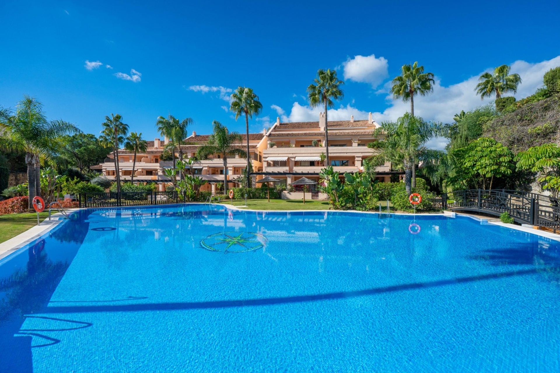Resale - apartment - Marbella - Nueva Andalucía