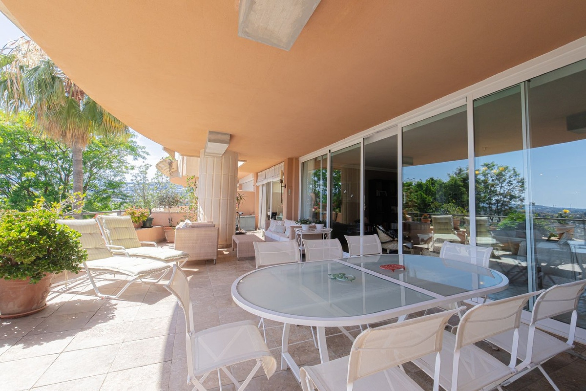 Resale - apartment - Marbella - Nueva Andalucía