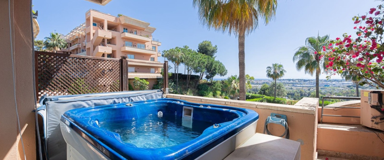 Resale - apartment - Marbella - Nueva Andalucía